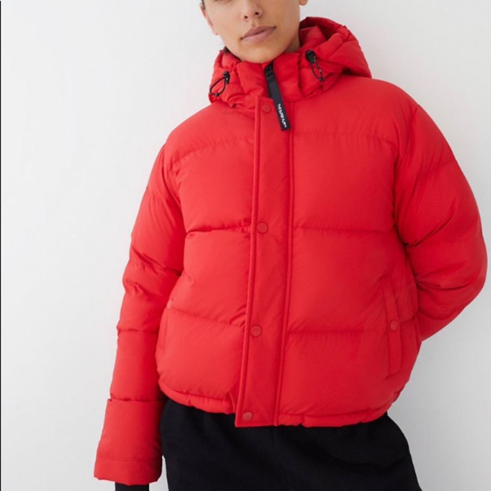 Aritzia super puff shorty!! SOLD OUT ON WEBSITE